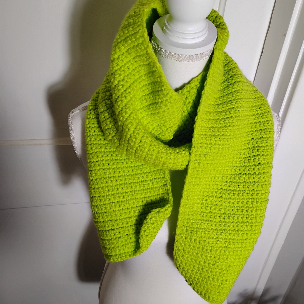 Bright Green Knit Scarf - Picture 9 of 10